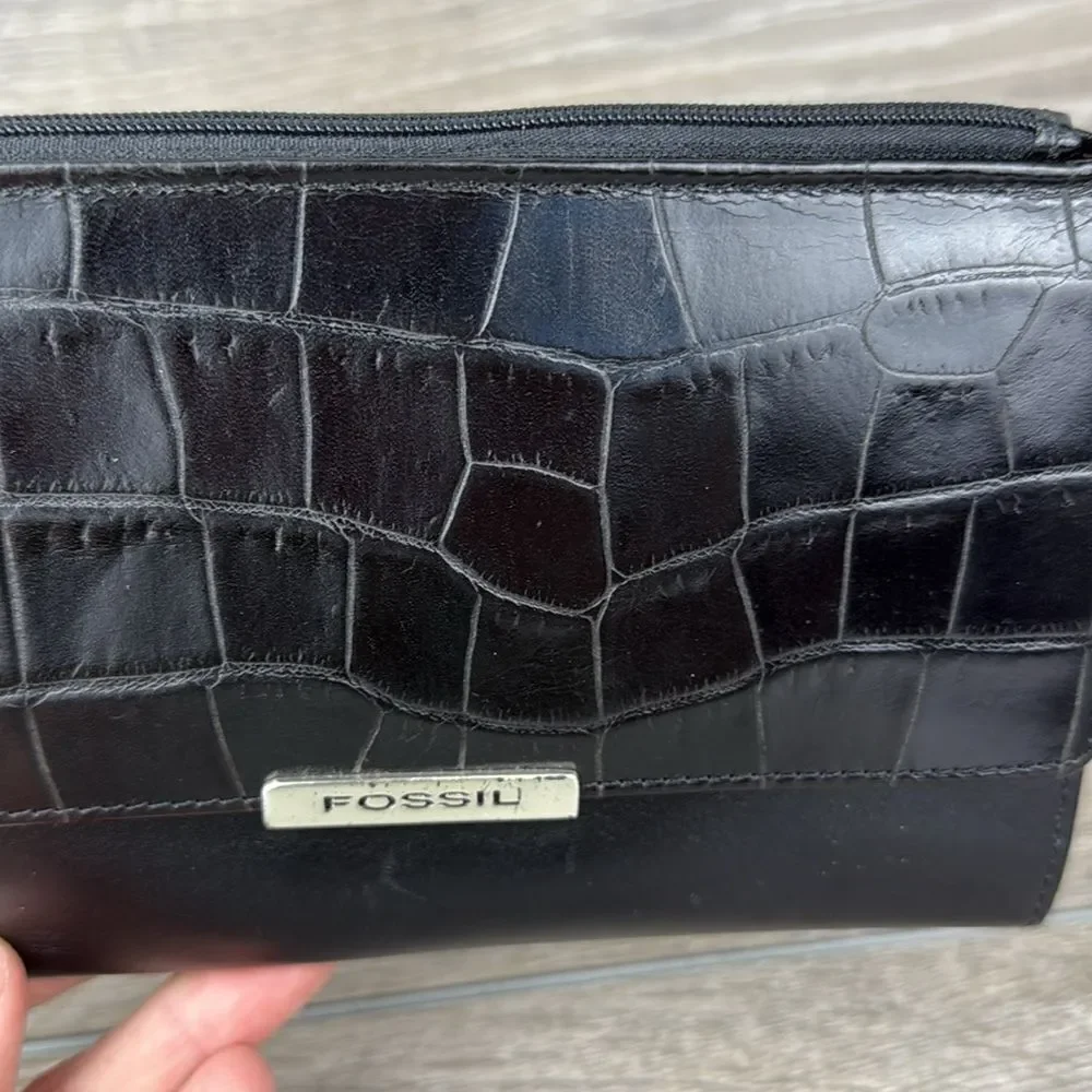 Fossil Black Avenue Croc-Embossed Leather Snap Open Tri-Fold Clutch Wallet